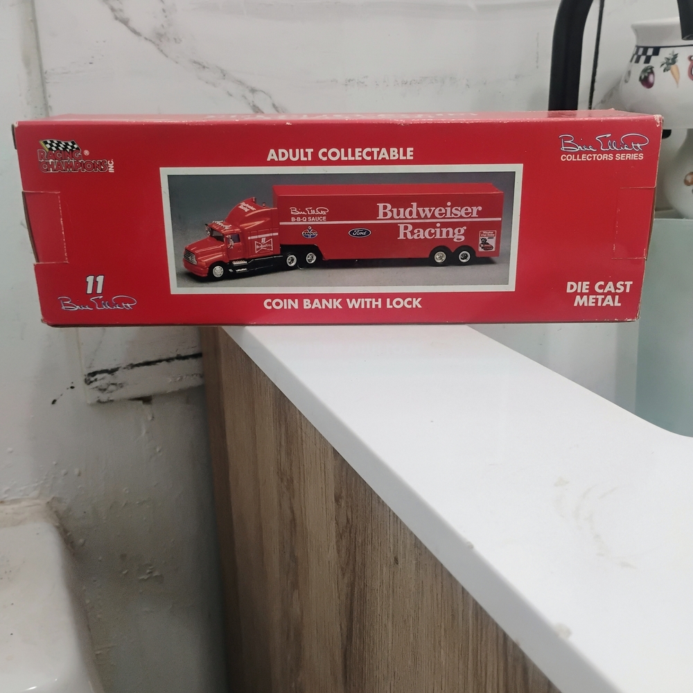 Budweiser Bill Elliott #11 Hauler Truck Coin Bank 1/64 Scale 1993 Genuine Classi